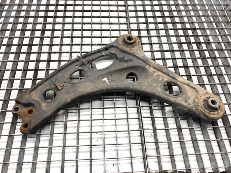 Rameno ľavé predné Renault Trafic III Autobus (JG_) 2014 - 2022