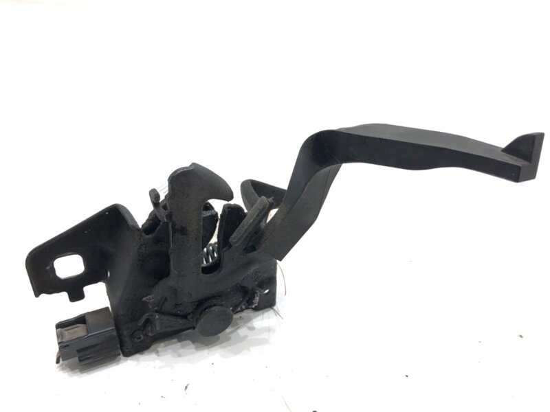 Zámok kapoty predný Dacia Duster (HM_) 2017 - 2022