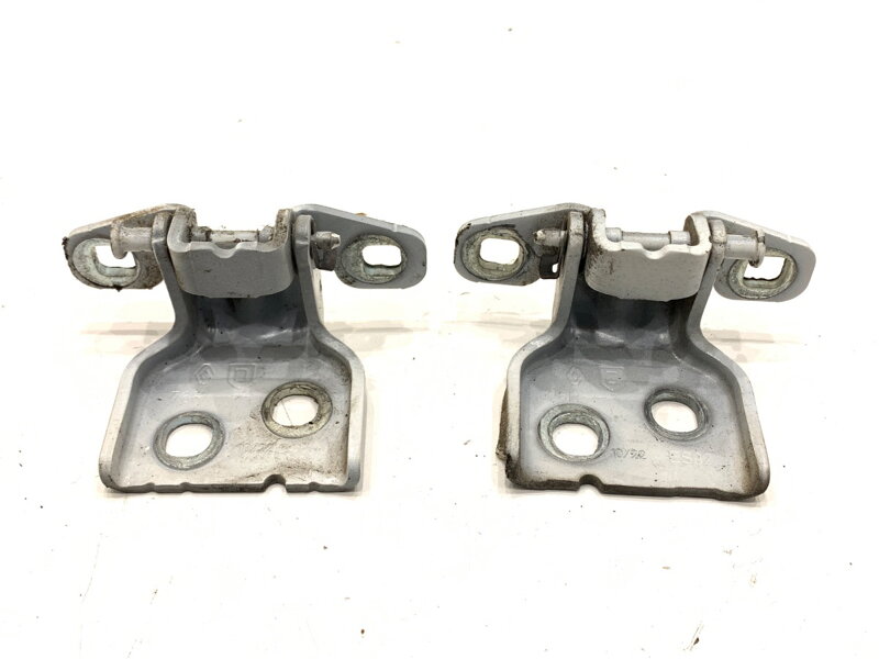 Pánty dvere predné ľavé Dacia Duster (HM_) 2017 - 2022