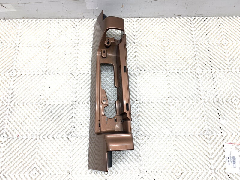 Uchytenie svetlá ľavé zadné Renault Trafic III Autobus (JG_) 2014 - 2022 93450959