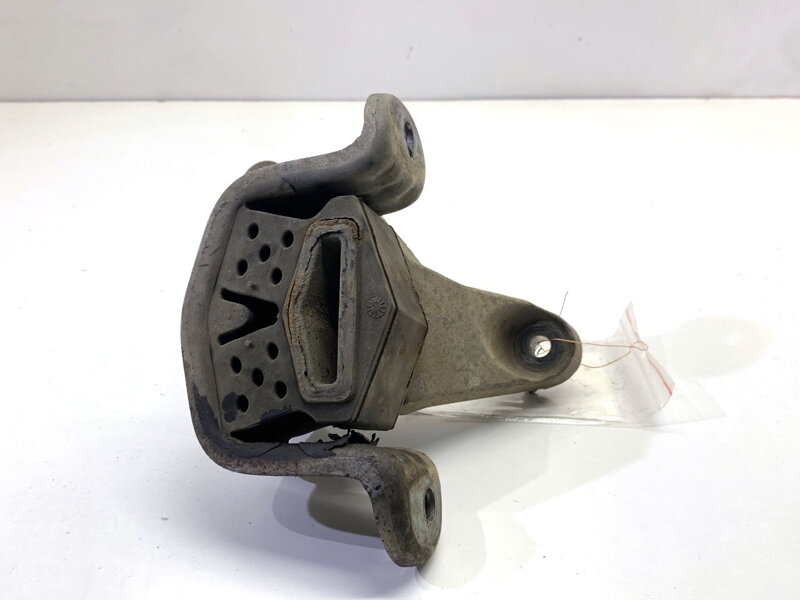 Držiak prevodovky prevodov VW Transporter / Caravelle VI Autobus (SGB, SGJ, SHB, SHJ) 2015 - 2022 7E0399151B