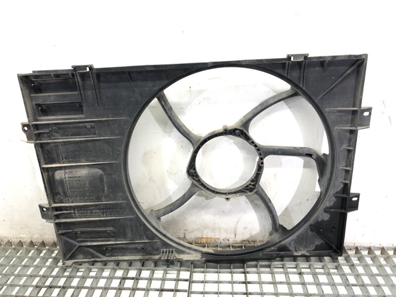 Kryt ventilátora VW Transporter / Caravelle VI Autobus (SGB, SGJ, SHB, SHJ) 2015 - 2022 7E0121207C