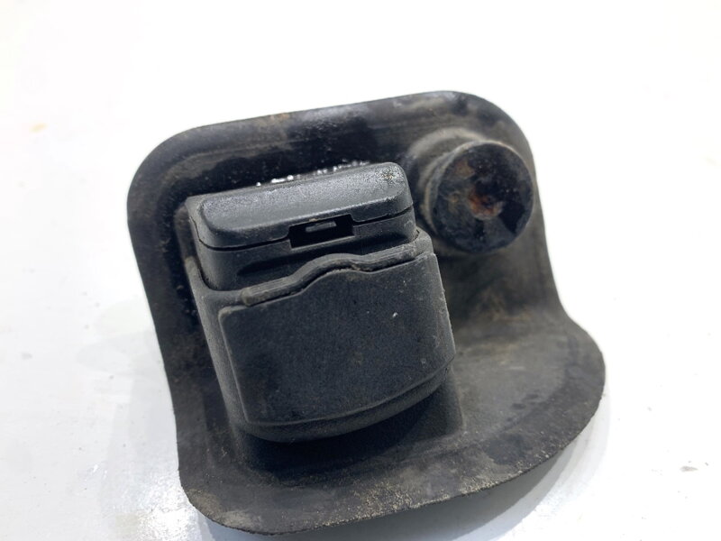 Obmedzovač veka batožinového priestoru kufra pravý BMW X6 (F16, F86) 2014 - 2019 7318694