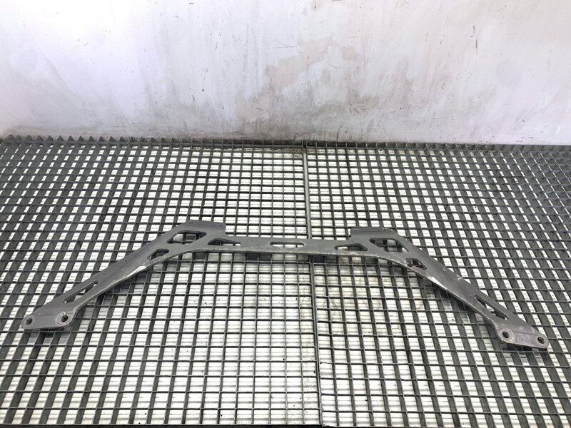 Výstuha horné BMW 5 (G30, F90) 2016 - 2022 8075677