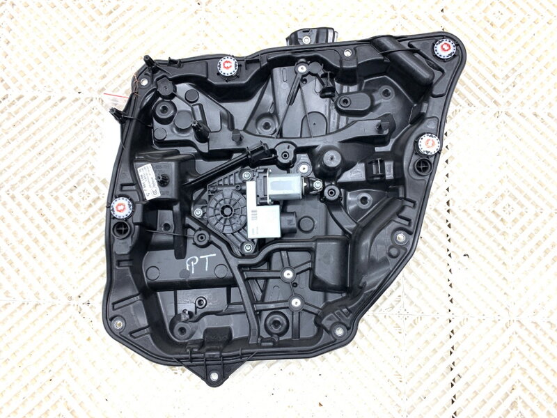 Sťahovačka okna pravá zadná BMW 5 (G30, F90) 2016 - 2022 7457252