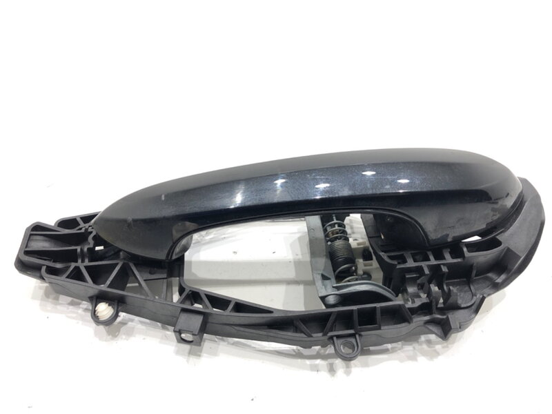 Kľučka vonkajšia ľavá zadná BMW 5 (G30, F90) 2016 - 2022