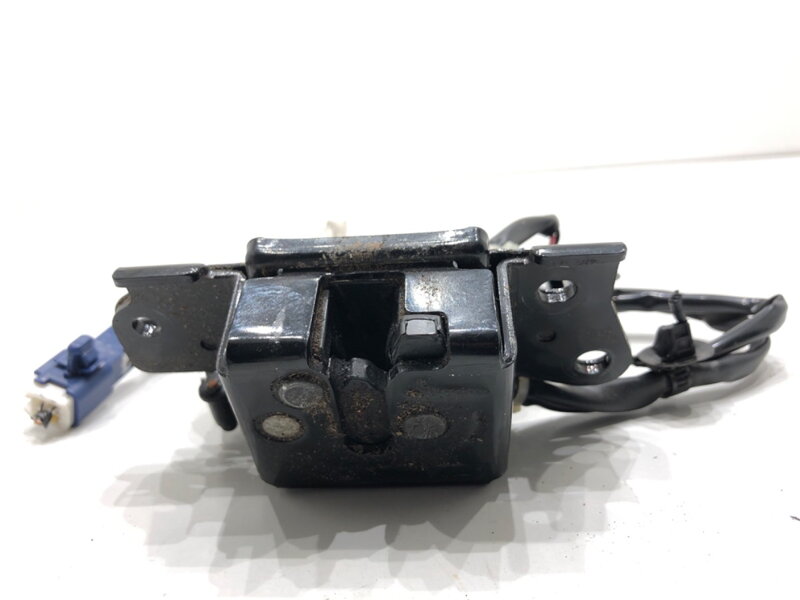 Zámok veka batožinového priestoru zadný Lexus CT (ZWA10_) 2010 - 2022