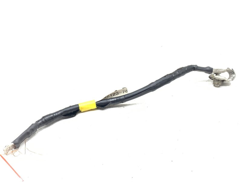 PÓL / svorka (BATÉRIE) mínus Lexus CT (ZWA10_) 2010 - 2022 82123-76010