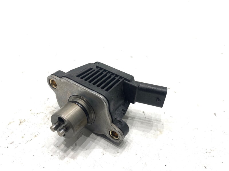 Ventil sterujacy hriadeľa rozvodov Audi Q3 Sportback (F3N) 2019 - 2022 04E906048A