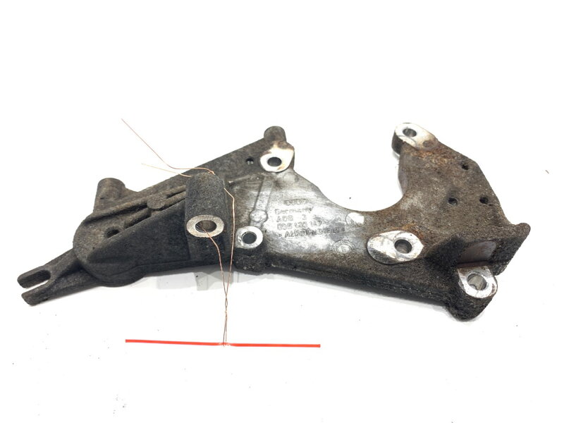 Držiak čerpadlá vstrekovacej Audi A6 C6 Avant (4F5) 2004 - 2011 059130147J