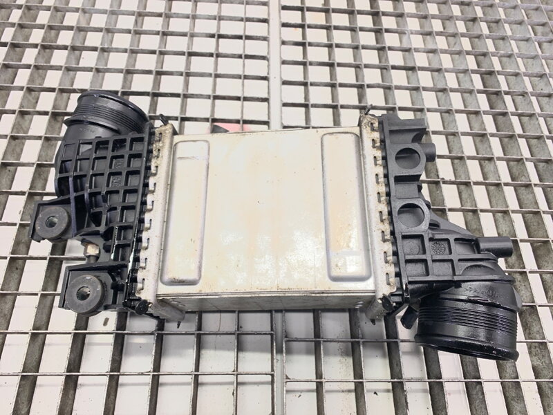 Intercooler VW Transporter / Caravelle VI Autobus (SGB, SGJ, SHB, SHJ) 2015 - 2022 04L145749M