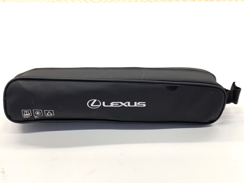 Sada apteczka , kamizelka , trojuholník Lexus LBX (_AYH1_, _AYA1_) 2023 -