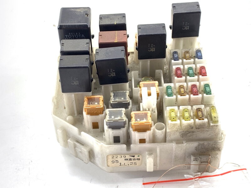 Poistková skrinka Toyota RAV 4 II (_A2_) 2000 - 2005
