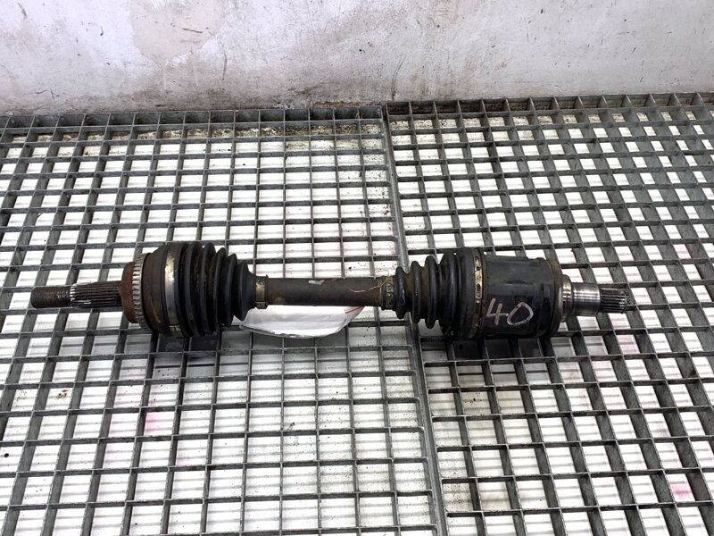 Poloos ľavá predná Toyota RAV 4 II (_A2_) 2000 - 2005