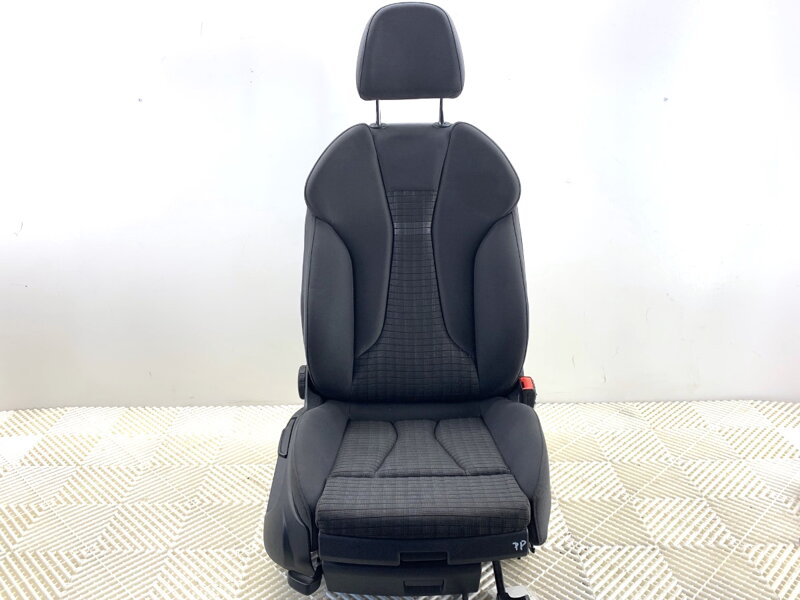 Sedadlo pravé predné Audi A3 Limousine (8VS, 8VM) 2013 - 2022