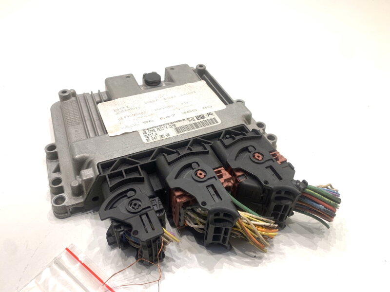 Riadiaca jednotka motora Peugeot 308 I (4A_, 4C_) 2007 - 2016 9664738580