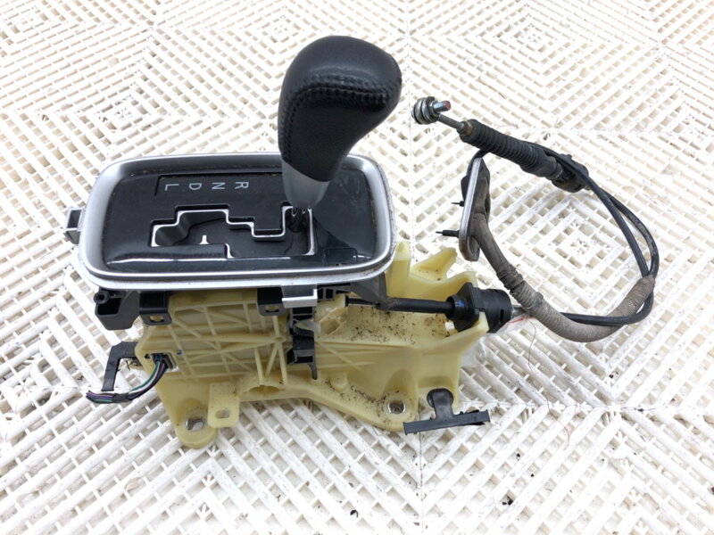 Riadiaca páka volič prevodovky Mitsubishi Outlander III (GG_W, GF_W, ZJ, ZL, ZK) 2010 - 2022 2400A377