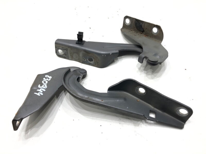 Pánty kapoty predná Mitsubishi Outlander III (GG_W, GF_W, ZJ, ZL, ZK) 2010 - 2022