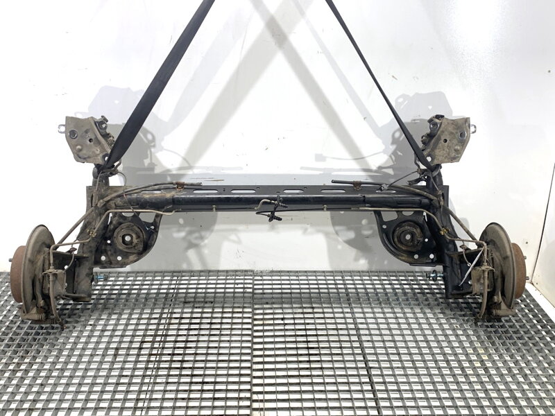 Výstuha zadná Nissan Pulsar Liftback (C13) 2012 - 2022