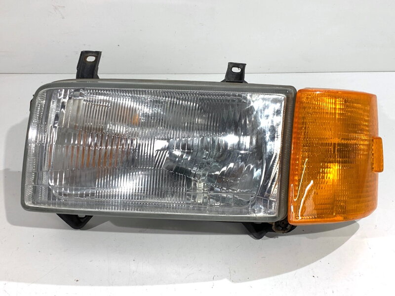 Svetlo ľavé predné VW Transporter IV Autobus ( 70B , 70C , 7DB , 7DK , 70J , 70K , 7DC , 7 1990 - 2004