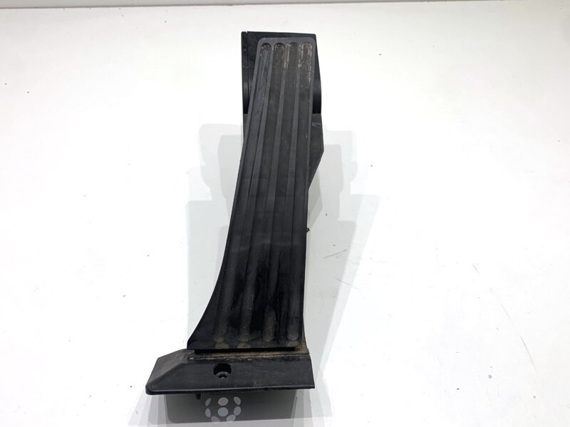 Plynový pedál BMW X6 (E71, E72) 2007 - 2014 6772645
