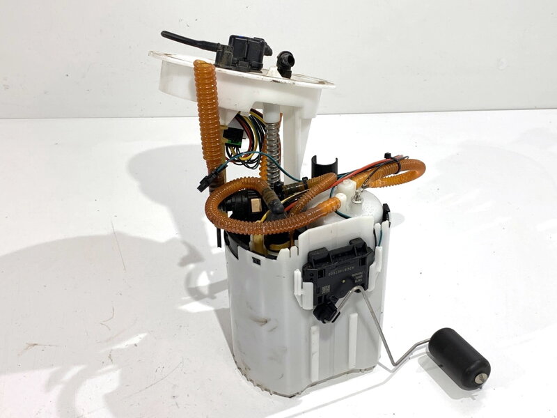 Palivové čerpadlo Volvo S90 II (234) 2016 - 2022 31465817