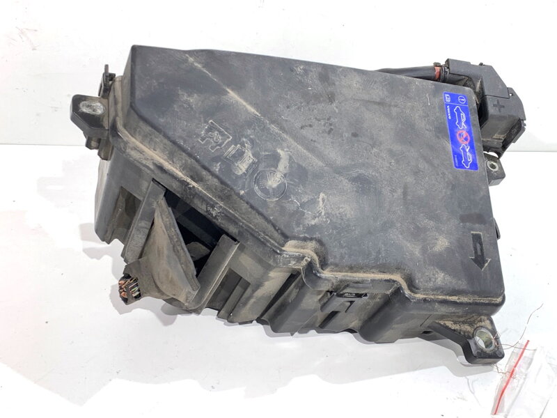 Poistková skrinka Volvo S90 II (234) 2016 - 2022 31398001