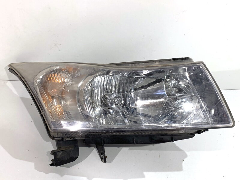 Svetlo pravé predné Chevrolet Cruze (J300) 2009 - 2022