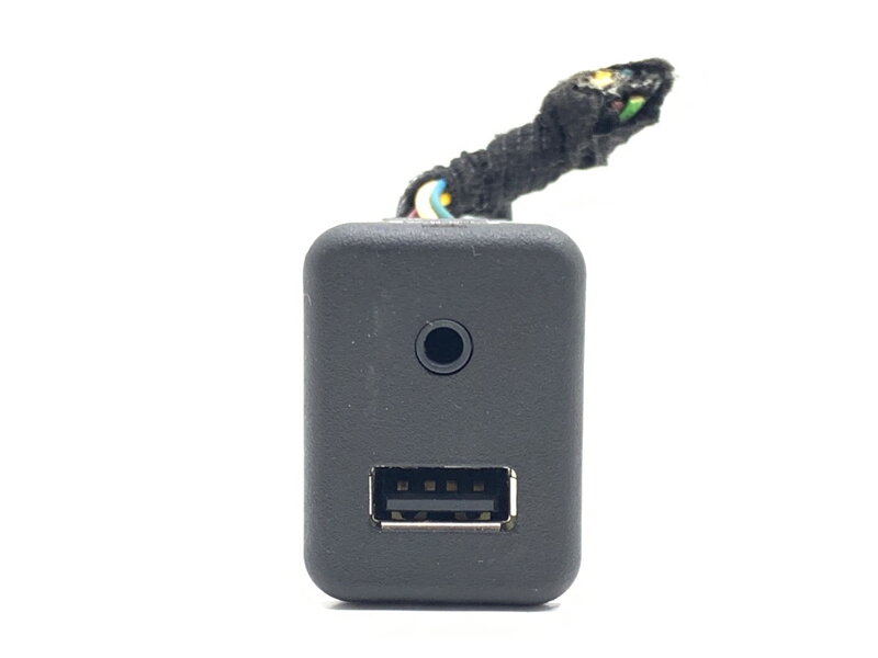 Zásuvka / uloženie USB Chevrolet Cruze (J300) 2009 - 2022 25832462