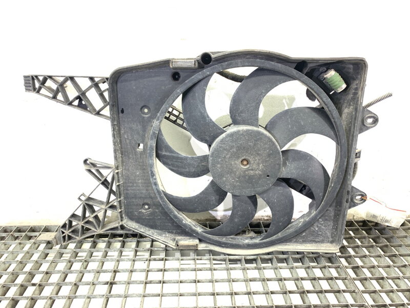Ventilátor chladiča Opel Corsa D (S07) 2006 - 2014 55703929