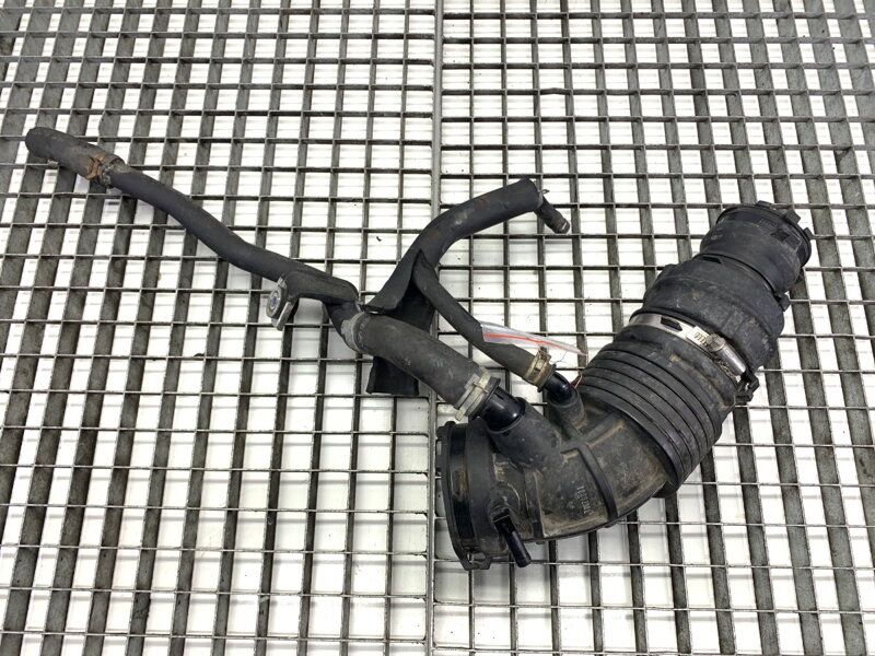 Vzduchové potrubie KIA Optima Sportswagon (JF) 2016 - 2022 28130-C2600