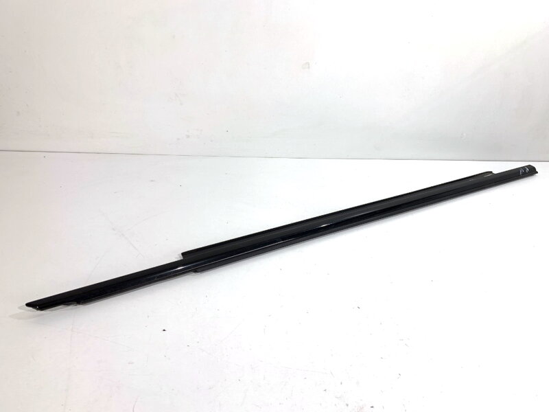 Lišta stieracia predná pravá Audi A7 Sportback (4GA, 4GF) 2010 - 2018 4G8853284H