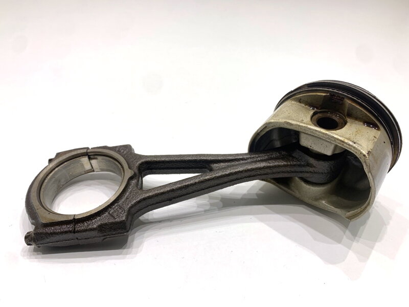 Piest S ojnicou Opel Astra H GTC (A04) 2005 - 2010 Z14XEP