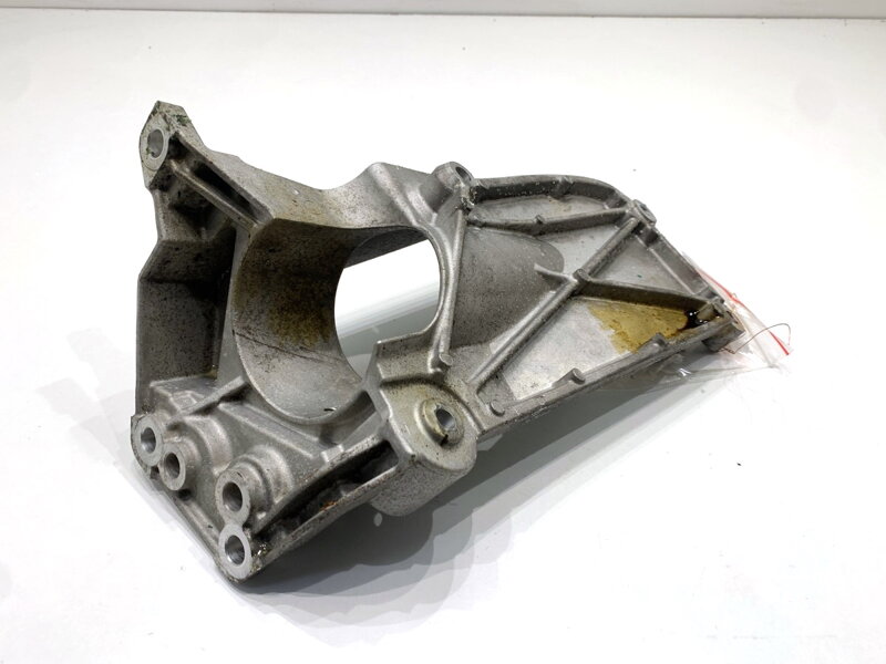 Držiak motora Volvo S90 II (234) 2016 - 2022