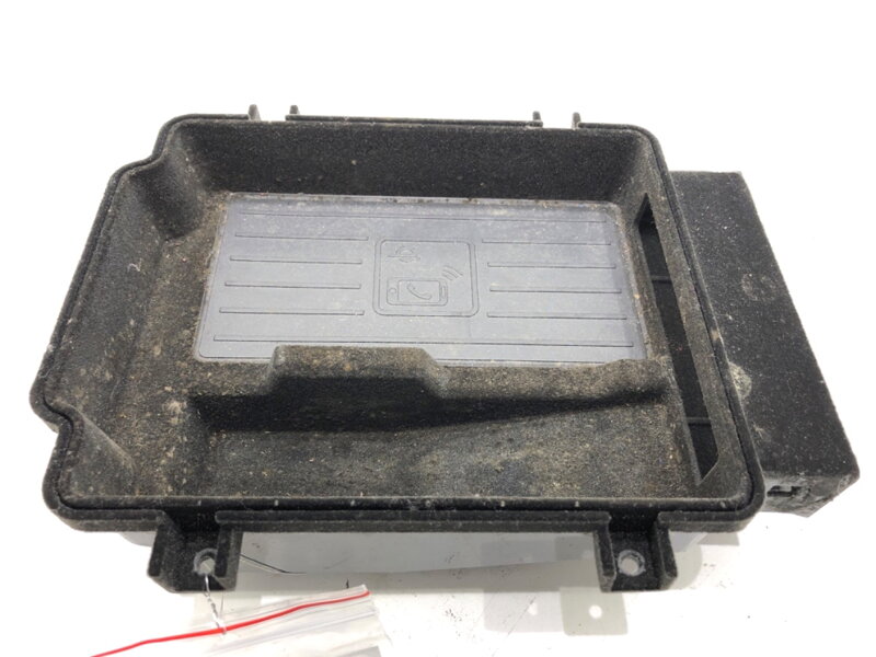 Nabíjačka indukčná Audi Q8 (4MN) 2018 - 2022 4M8864981A