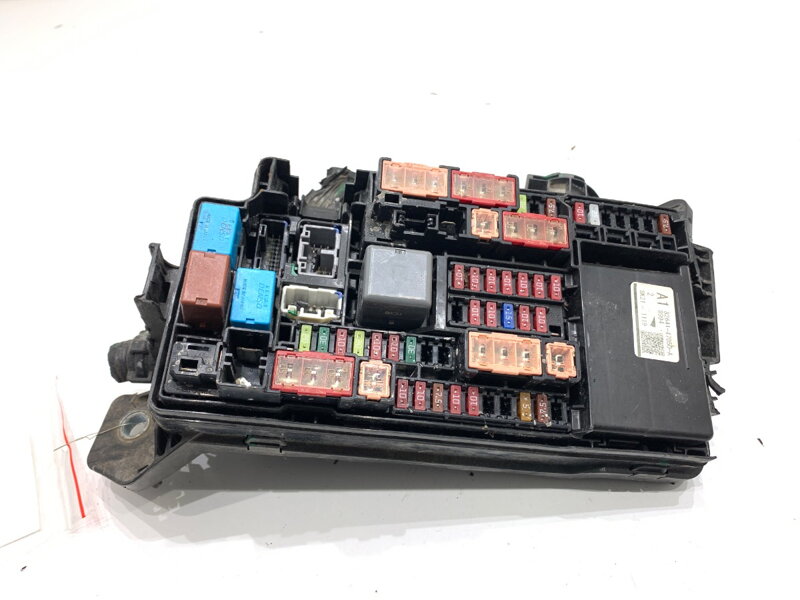 Poistková skrinka Toyota Corolla Sedan (_E21_) 2019 - 2022 82641-47050A