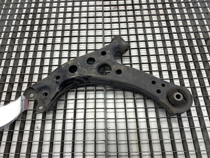 Rameno pravé predné Toyota Corolla Sedan (_E21_) 2019 - 2022