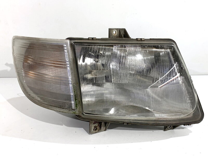 Svetlo pravé predné Mercedes-benz Vito Autobus (W638) 1996 - 2003