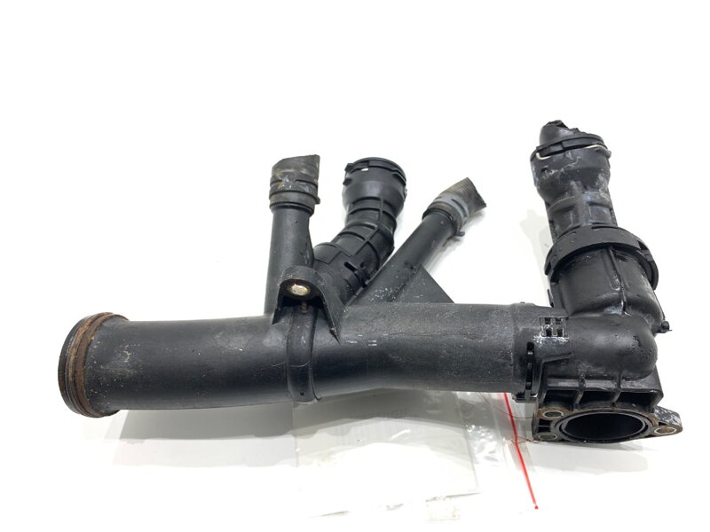 Hlavné potrubie vody Audi A3 Limousine (8VS, 8VM) 2013 - 2022 04L121071E