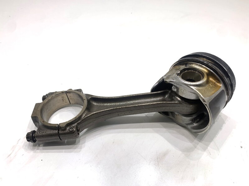 Piest S ojnicou Audi A3 Limousine (8VS, 8VM) 2013 - 2022 CRK