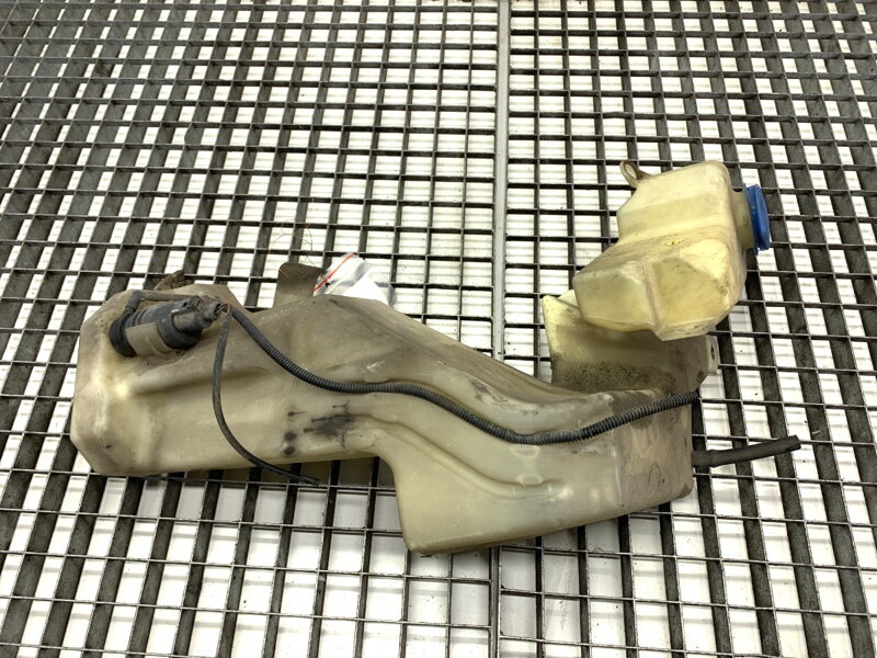 Nádržka ostrekovačov Audi A4 B6 (8E2) 2000 - 2005 8E0955453AF