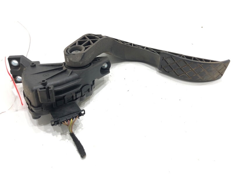 Plynový pedál Audi A4 B6 (8E2) 2000 - 2005 8EI723523A