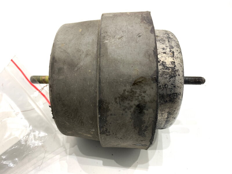 Vankúš motora pravý Audi A4 B6 (8E2) 2000 - 2005 8E0199382A