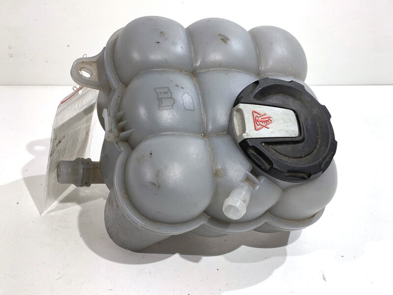 Vyrovnávacia nádržka chladiacej kvapaliny Audi Q8 (4MN) 2018 - 2022 4M0121405R