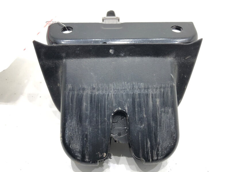 Zámok veka batožinového priestoru zadný Audi A4 B6 Avant (8E5) 2000 - 2005 8E9827520