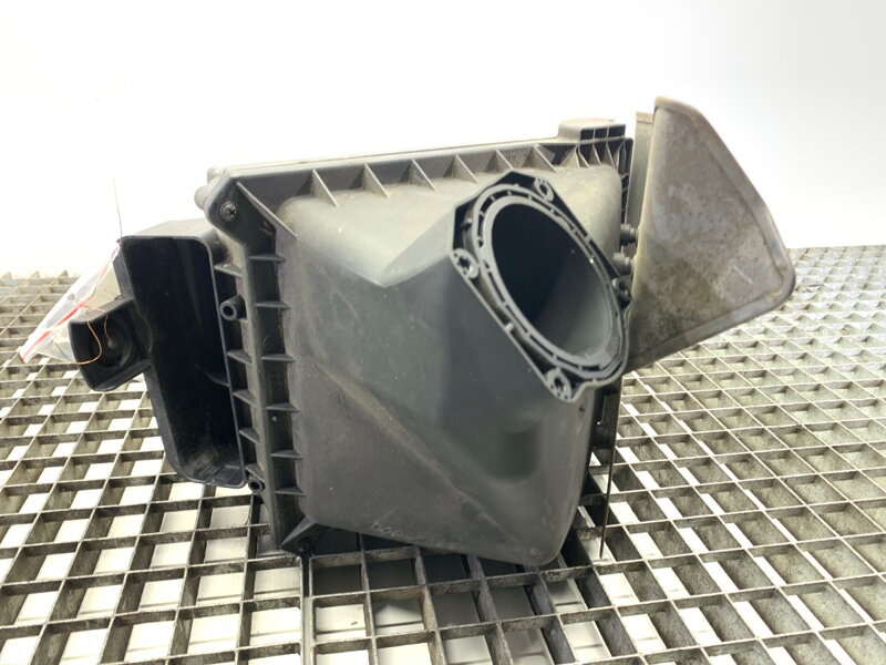 Kryt filtra vzduchu Audi A4 B6 (8E2) 2000 - 2005 06B133837P