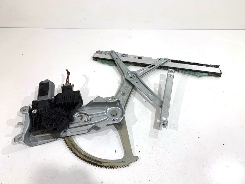 Sťahovačka okna ľavá predná Opel Astra H Kombi (A04) 2004 - 2014 13101480