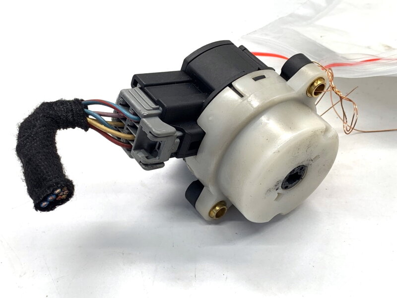 Kocka / konektor spínacej skrinky Volvo S60 I (384) 2000 - 2010 8645228