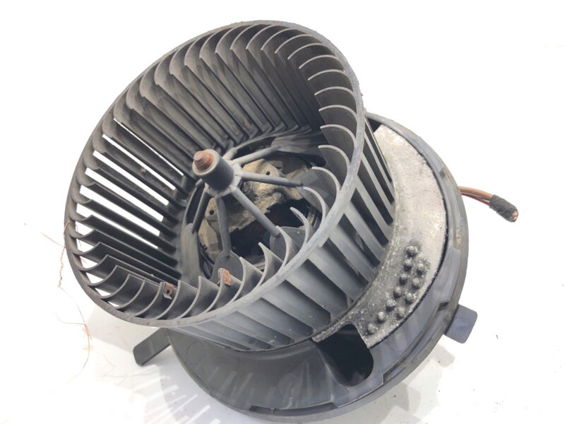 Ventilátor kúrenia VW Golf V (1K1) 2003 - 2010 1K1820015