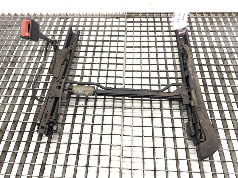 Koľajnica vodiaca lišta sedadla ľavá Audi A6 C8 Avant (4A5) 2018 - 2022